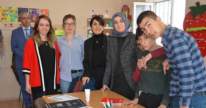 ALACA’DA EĞİTİM KURUMLARINI ZİYARET ETTİ