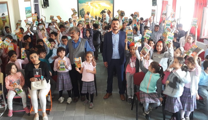 ÖĞRENCİLER YAZARLARLA BULUŞTU
