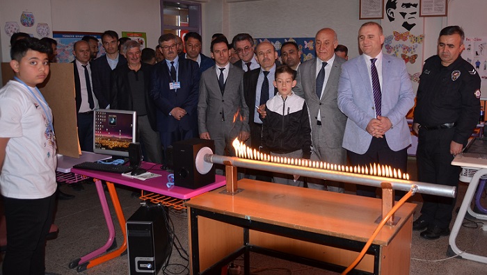 KARGI’DA TÜBİTAK 4006 BİLİM FUARI AÇILDI