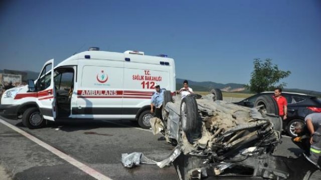 OTOMOBİL KAZADA TAKLA ATTI:1 ÖLÜ