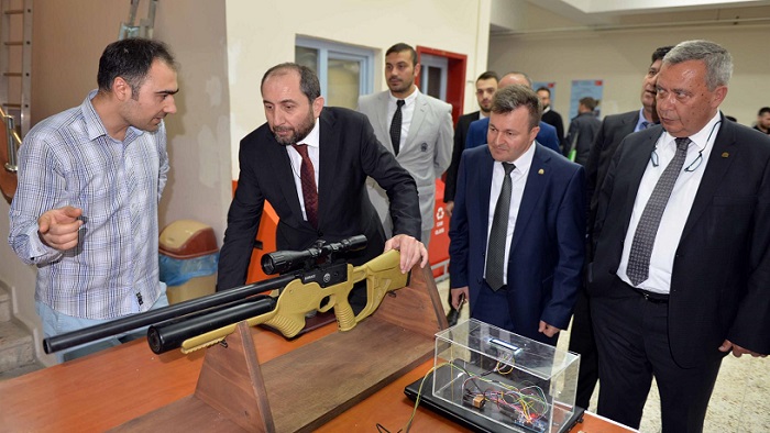 HİTİT ÖĞRENCİLERİ PROJELERİNİ SERGİLEDİ