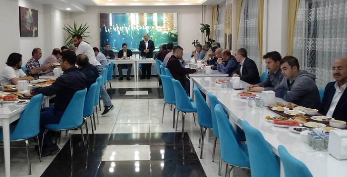 OKUL YÖNETİCİLERİ İFTARDA BULUŞTU