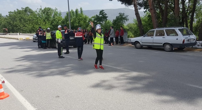TRAFİKTE UYGULAMALI EĞİTİM YAPTILAR