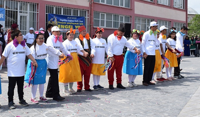 DÜNYA ENGELLİLER HAFTASI KUTLANDI