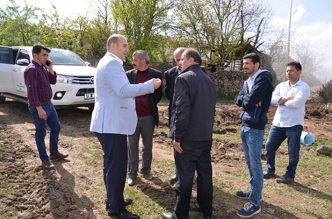 YANAN KÖYDE YARALAR SARILMAYA BAŞLANDI