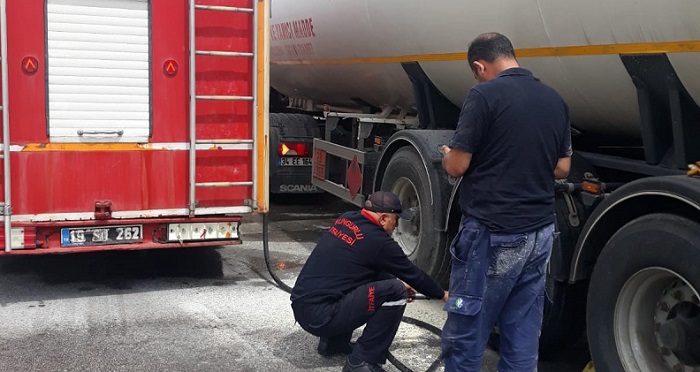 LPG TANKERİ BİR ANDA ALEV ALDI