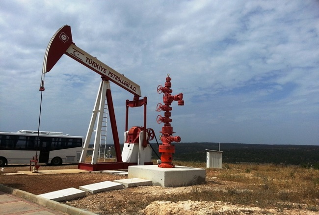 ÇORUM SINIRINDA PETROL ARANIYOR