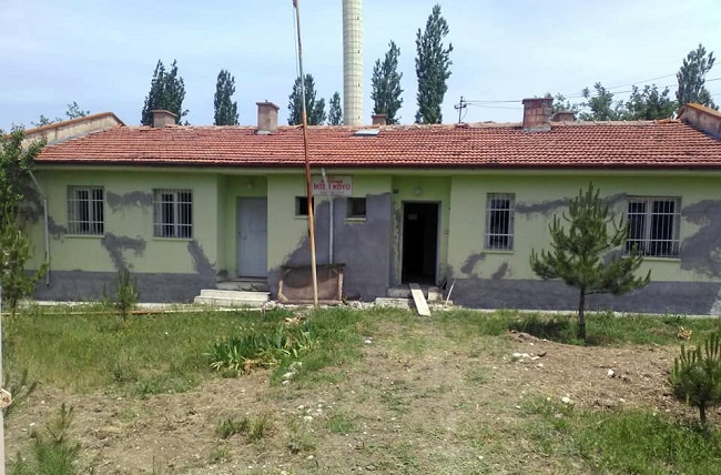 SAĞLIK EVİ İMECE USULÜ ONARILIYOR