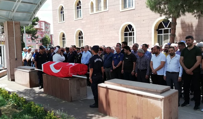 KIBRIS GAZİSİ DUALARLA UĞURLANDI