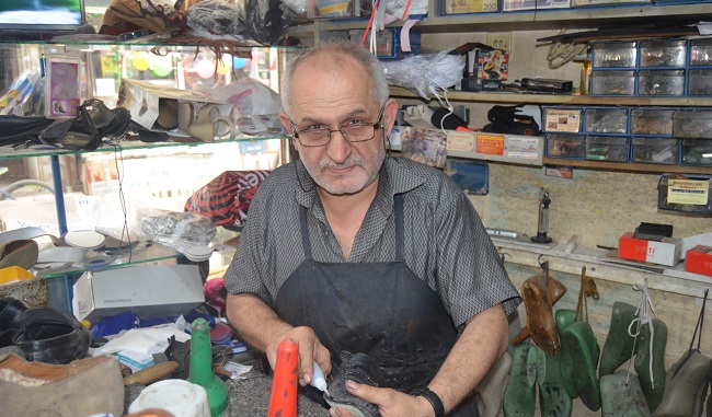 AYAKKABI TAMİRCİLERİ ÇIRAK BULAMIYOR