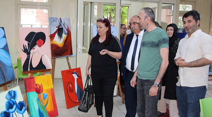 DOKUNUŞLAR RESİM SERGİSİ BEĞENİLDİ