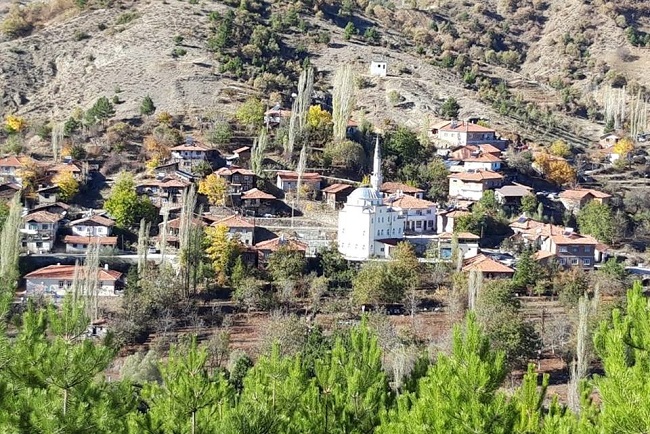 BU KÖYDE TELEFON ÇEKMİYOR!