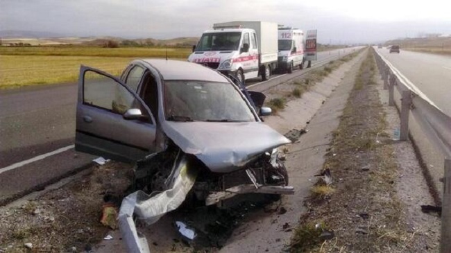 ORTA REFÜJE ÇARPTI: 5 YARALI