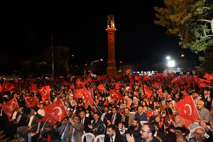 ÇORUM’DA DEMOKRASİ ŞEHİTLERİ ANILDI