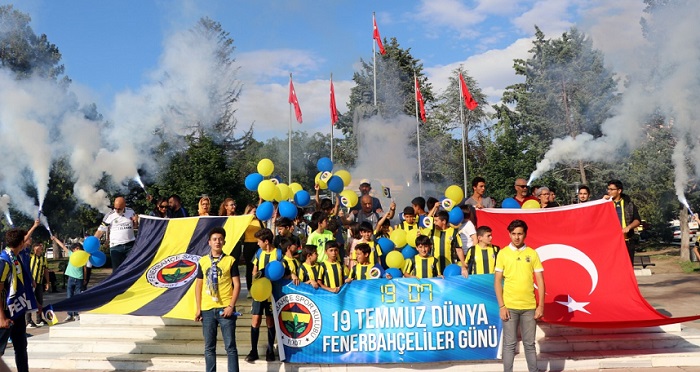 FENERBAHÇELİLER GÜNÜ COŞKUYLA KUTLANDI