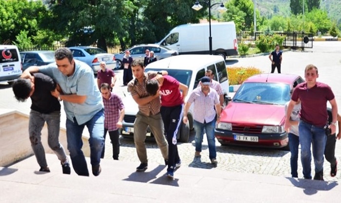 ÇORUM’DA POLİS OTOSUNA POMPALI SALDIRI
