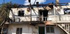 ÜZÜCÜ YANGIN İKİ EVİ KÜLE ÇEVİRDİ