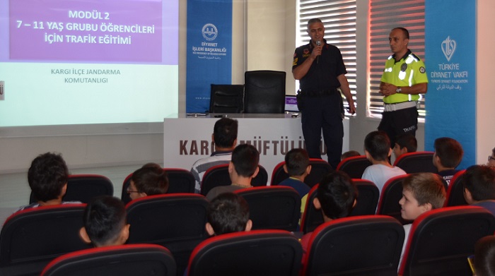ÖĞRENCİLERE TRAFİK EĞİTİMİ VERİLDİ