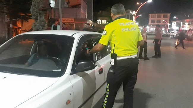 TRAFİKTE DENETİMLER DEVAM EDİYOR