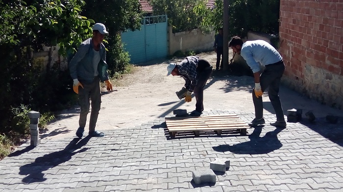 KÖRÜCEK KÖYÜNE PARKE TAŞI DÖŞENDİ