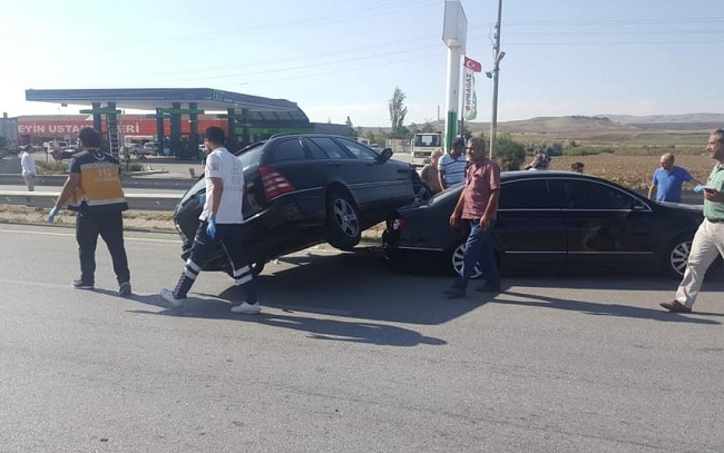 ÜZÜCÜ KAZADA 4 KİŞİ YARALANDI
