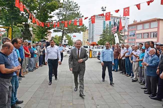 SEVİLEN BAŞKAN BÖYLE KARŞILANDI