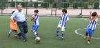 BAŞKAN FUTBOLCULUĞA SOYUNDU