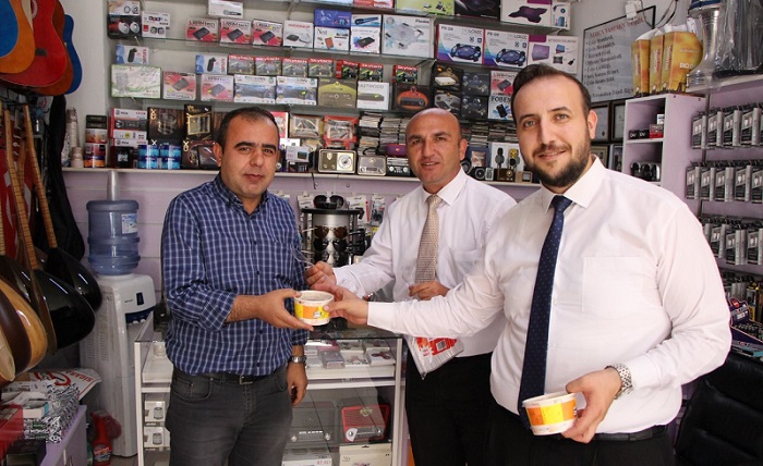 ESNAF VE VATANDAŞA AŞURE İKRAMI