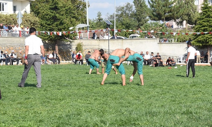 ORTAKÖY’DE KARAKUCAK GÜREŞLERİ YAPILDI