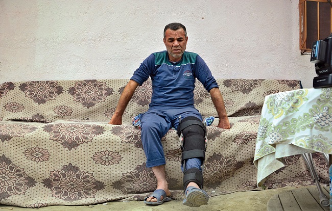 ÇAY İÇERKEN SİLAHLA VURULDU