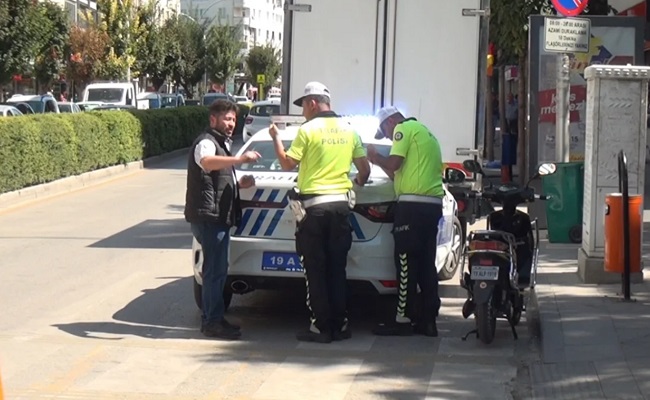 TRAFİK EKİPLERİ CEZA YAĞDIRIYOR