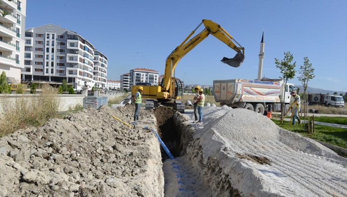 ALBAYRAK CADDESİNDE HUMMALI ÇALIŞMA