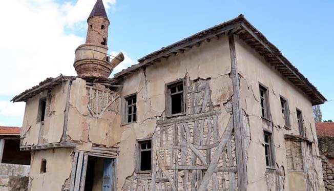 TARİHİ CAMİ RESTORE EDİLECEK