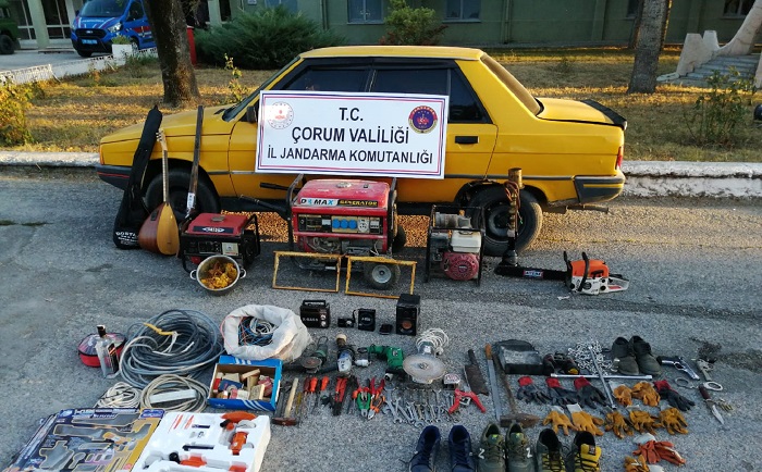 HIRSIZLAR KISKIVRAK YAKALANDI