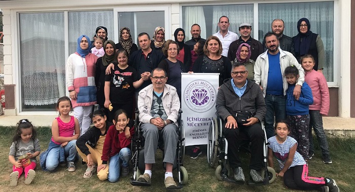 BAŞKAN ENGELLİ DERNEKLERİNİ AĞIRLADI