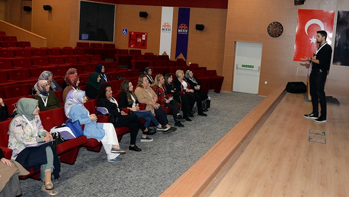 ANNE ÜNİVERSİTESİNDE DERSLER BAŞLADI