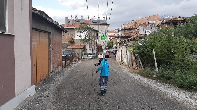 FIRTINADA ELEKTRİK TELLERİ KOPTU