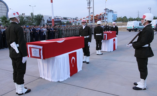 ŞEHİTLERİMİZ İÇİN TÖREN DÜZENLENDİ