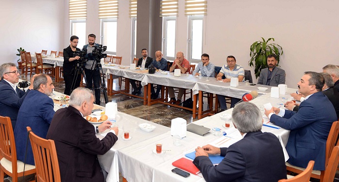 REKTÖR DEĞERLENDİRME TOPLANTISI YAPTI