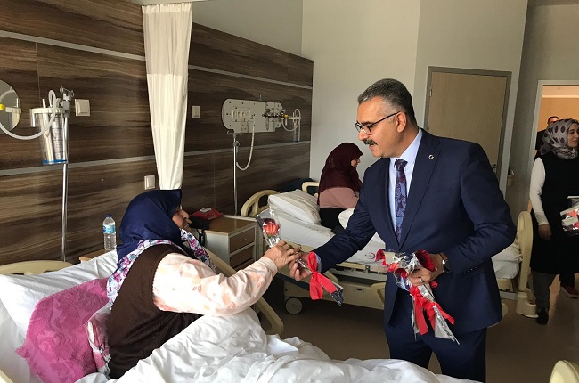 AHLATCI’DAN HASTALARA MORAL ZİYARETİ