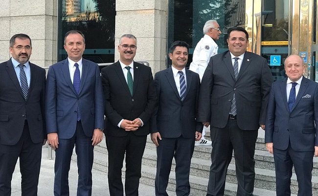 ESKİ VE YENİ İL BAŞKANLARI BİR ARADA