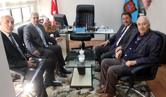 ŞOFÖRLER ODASINI ZİYARET ETTİ