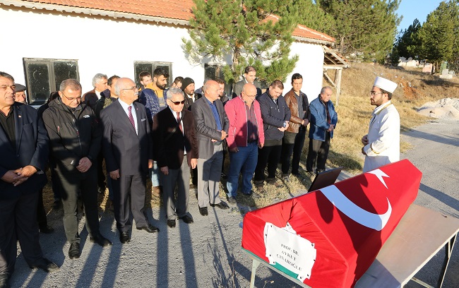 ÇINAROĞLU SON YOLCULUĞUNA UĞURLANDI