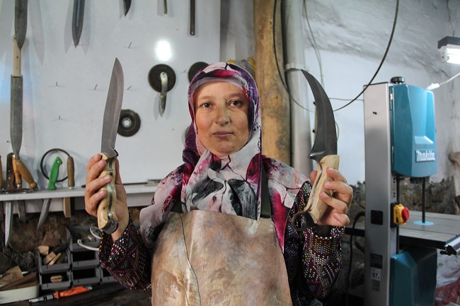 BIÇAK USTASI HERKESİ ŞAŞIRTTI