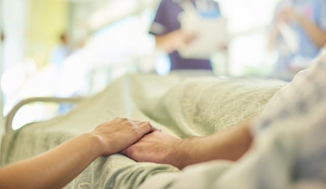 GENÇ KIZA KARGI SAHİP ÇIKTI