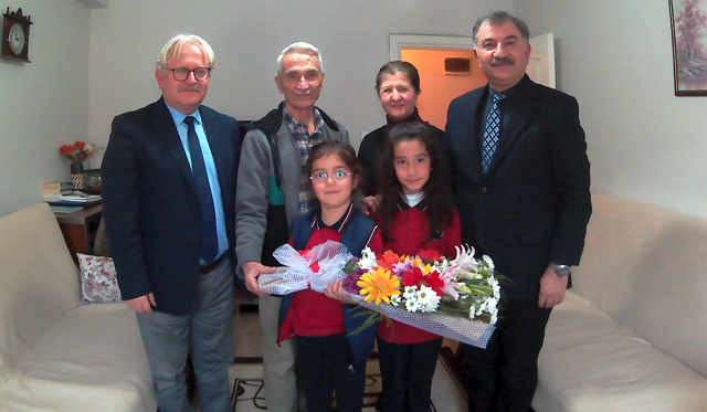 ESKİ OKUL MÜDÜRÜNÜ UNUTMADILAR!