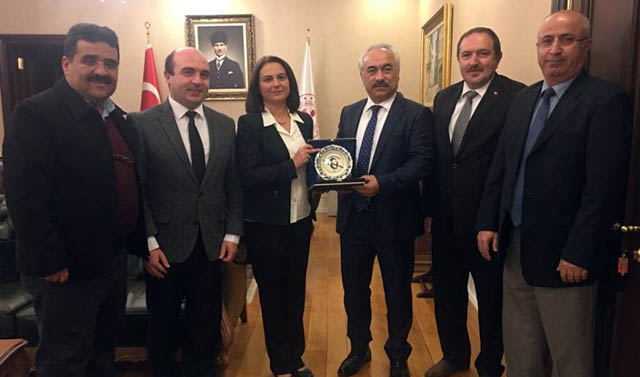 BAKAN YARDIMCISINA ÇÖLYAK’I ANLATTILAR