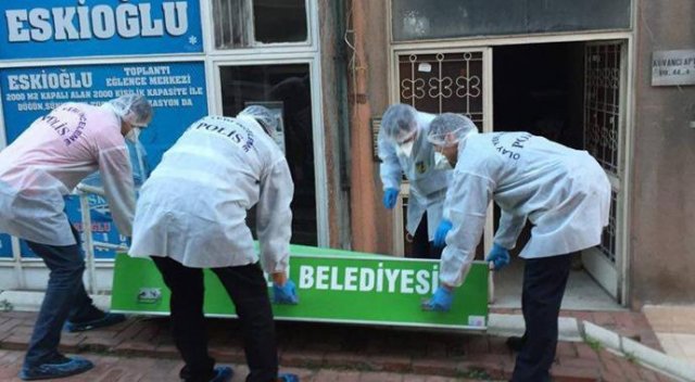 EVİNİN BANYOSUNDA ÖLÜ BULUNDU