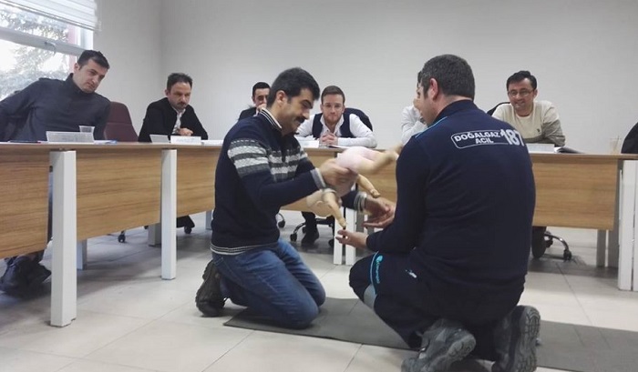 SERTİFİKALI İLK YARDIM EĞİTİMİ ALDILAR