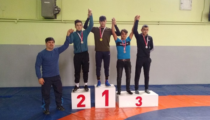 LİSELER ARASI TURNUVADA ÜÇÜNCÜ OLDU